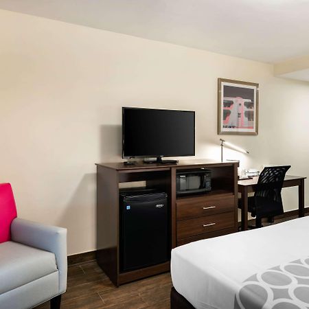 Downtown Hollywood Gardens Inn & Suites Kültér fotó