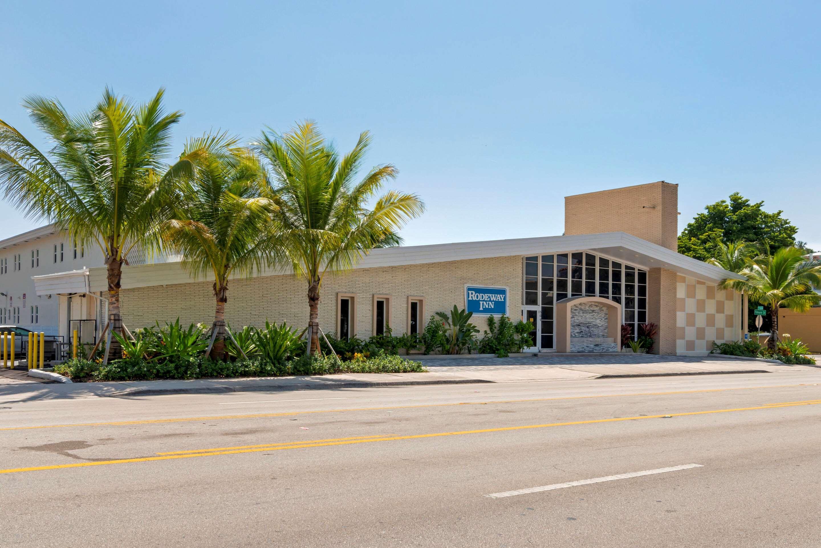 Downtown Hollywood Gardens Inn & Suites Kültér fotó