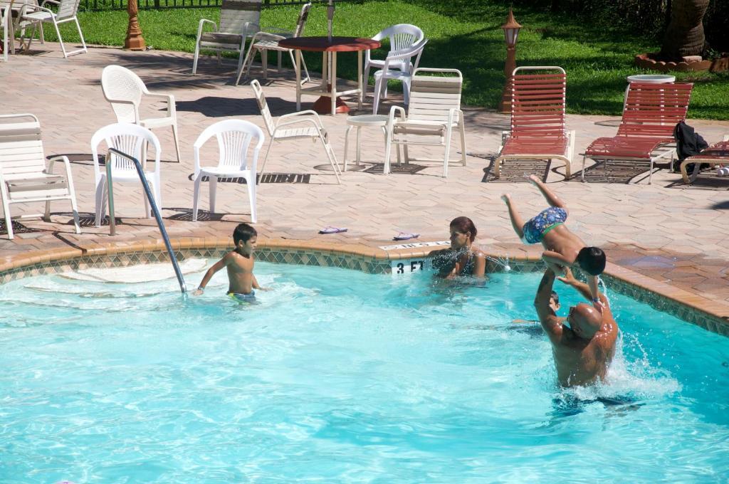 Downtown Hollywood Gardens Inn & Suites Kültér fotó