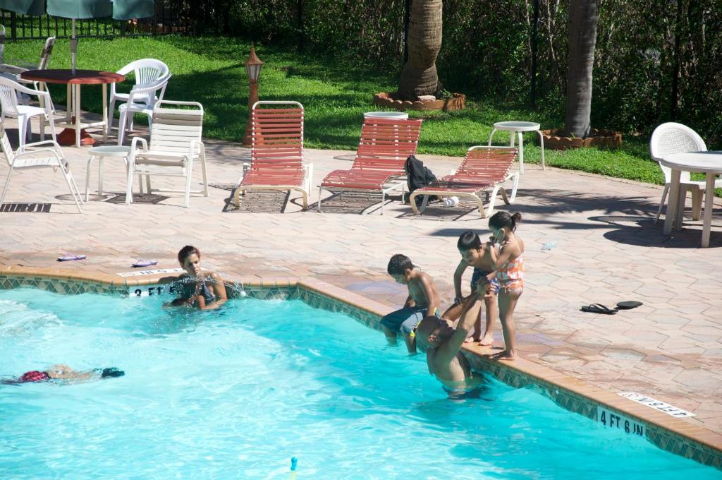 Downtown Hollywood Gardens Inn & Suites Kültér fotó